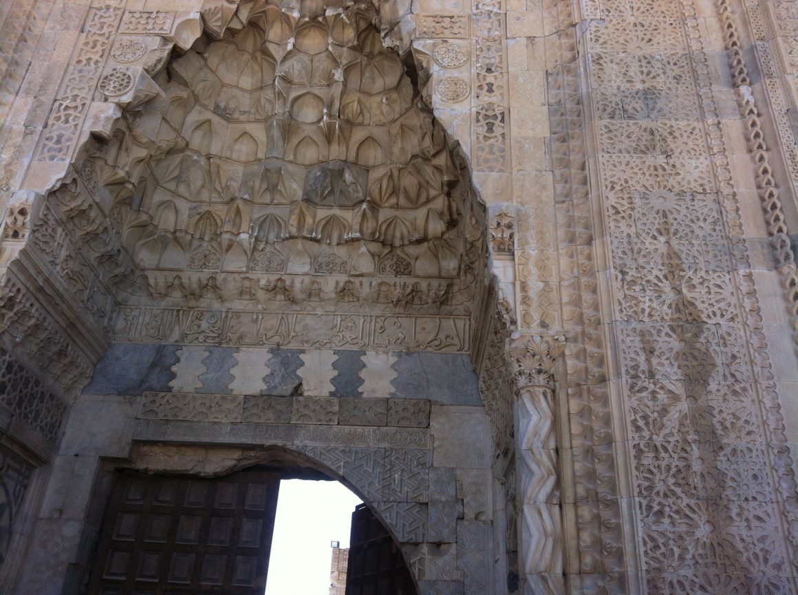 Cappadoce en Turquie est sur la route de la soie porte du caravansérail Visiter la Cappadoce itinéraire