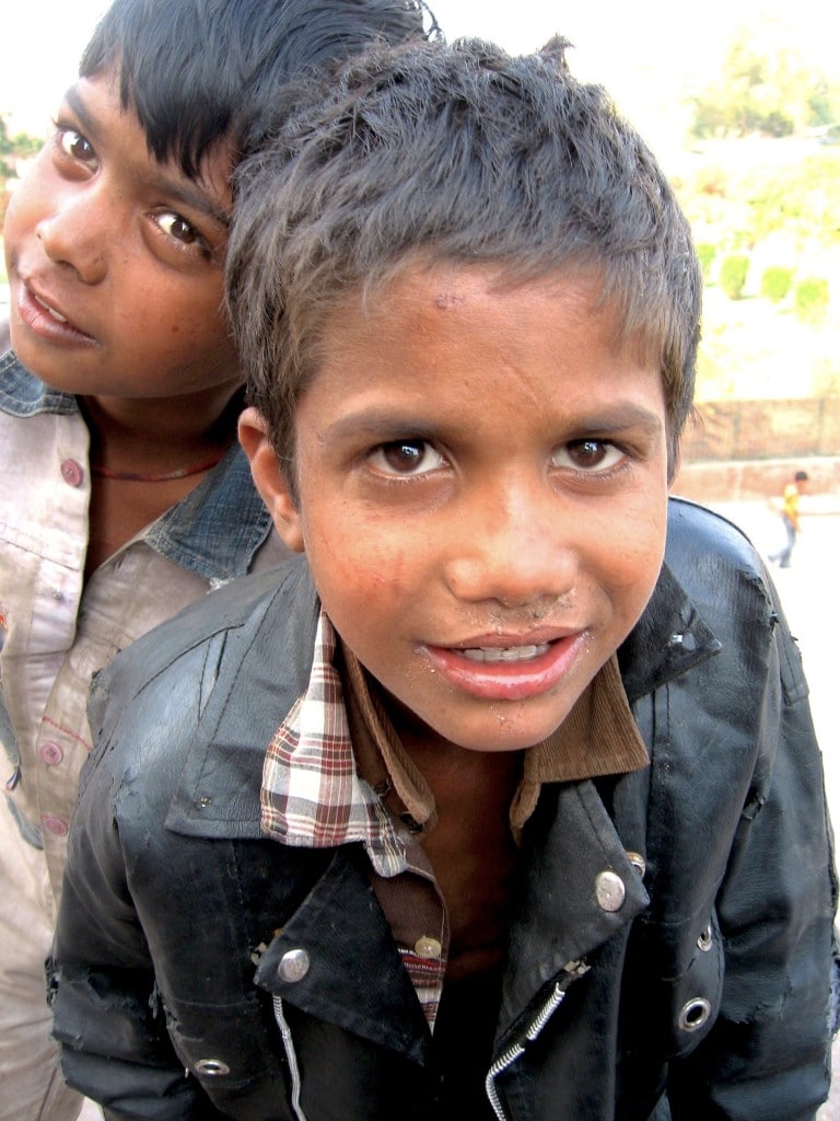 enfant rue inde new delhi