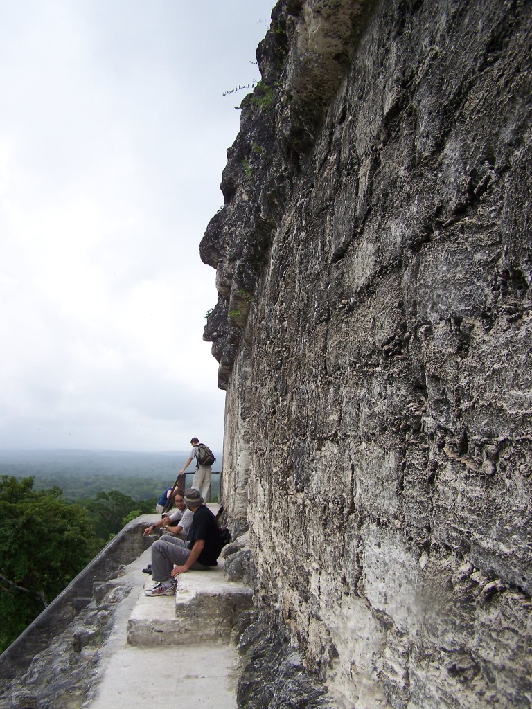 sommet temple Tikal guatemala