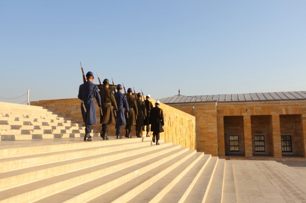 Anitkabir À Ankara Anitkabir il y a la relève de la garde