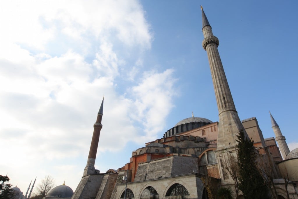 basilique Sainte Sophie Istanbul : basilique Sainte Sophie vue de l'extérieur