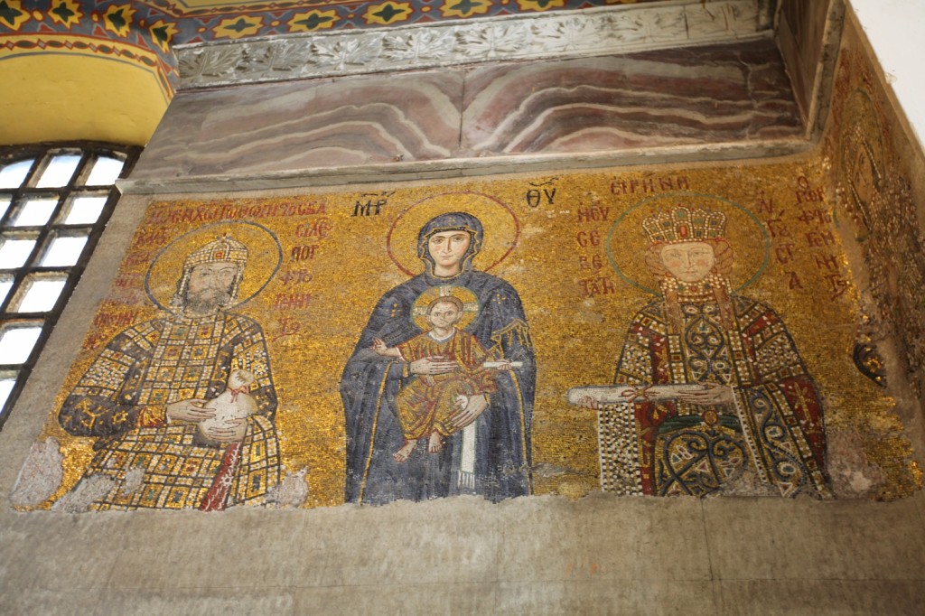 basilique Sainte Sophie représentations Istanbul : la basilique sainte sophie a gardé des représentation saintes chrétiennes