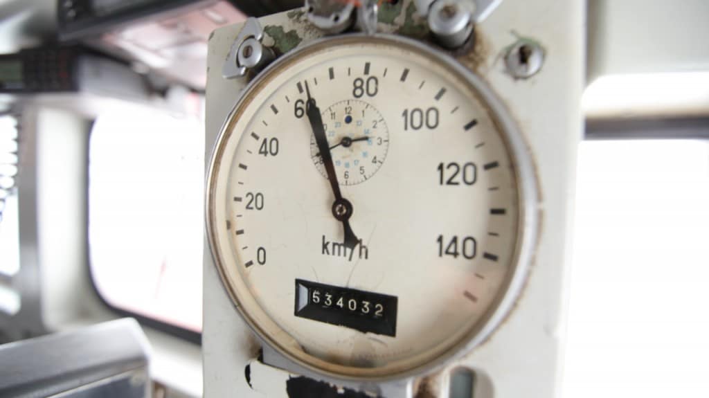 train compteur vitesse train Trans Asia Express