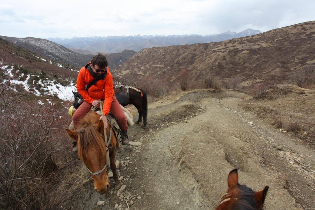 montagnes sichuan trek cheval sonpgan