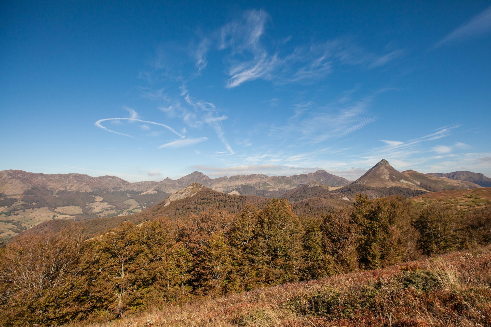 vue volcans cantal