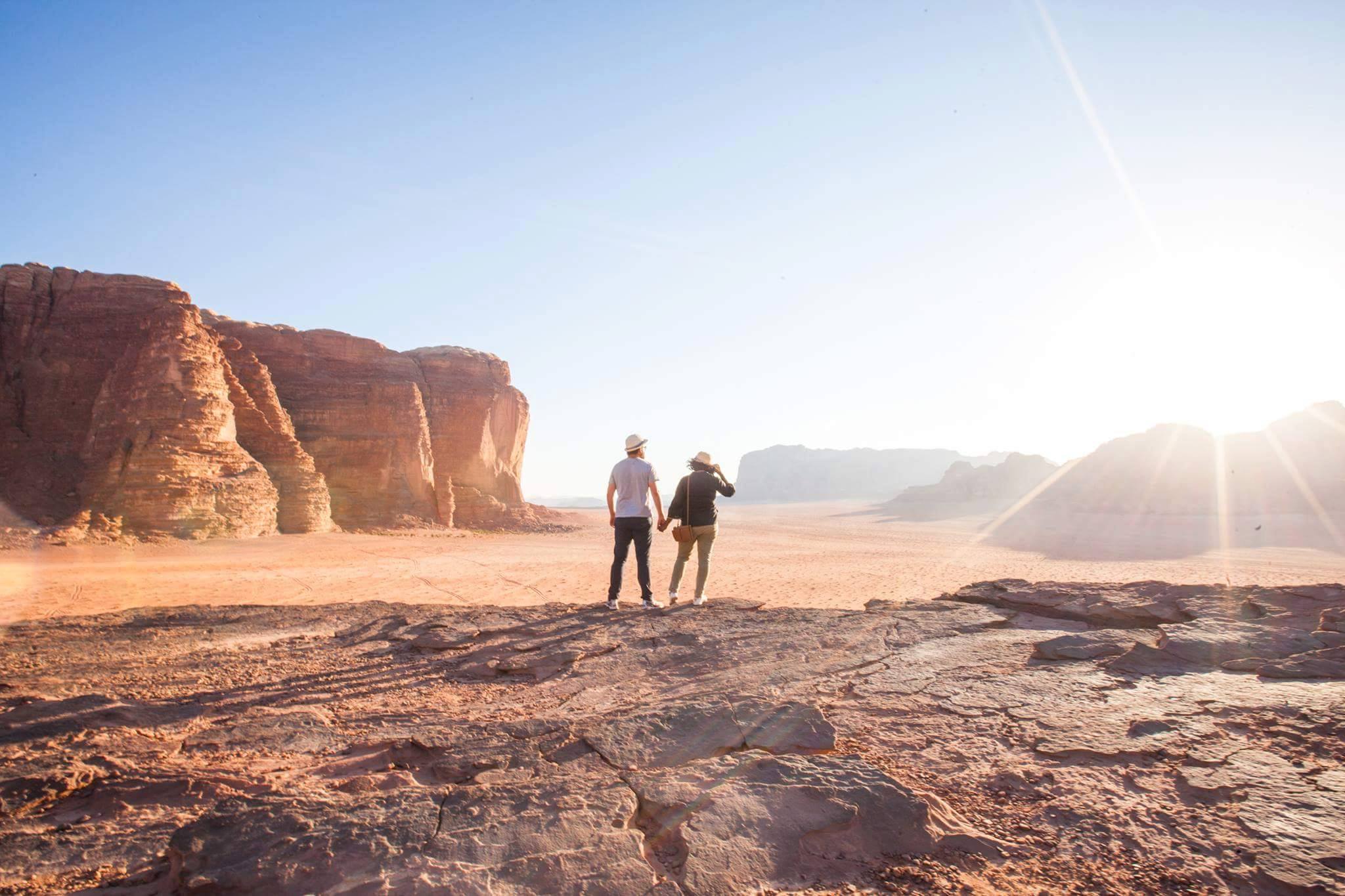 clo et clem desert couple jordanie wadi rum clo et clem desert couple jordanie wadi rum