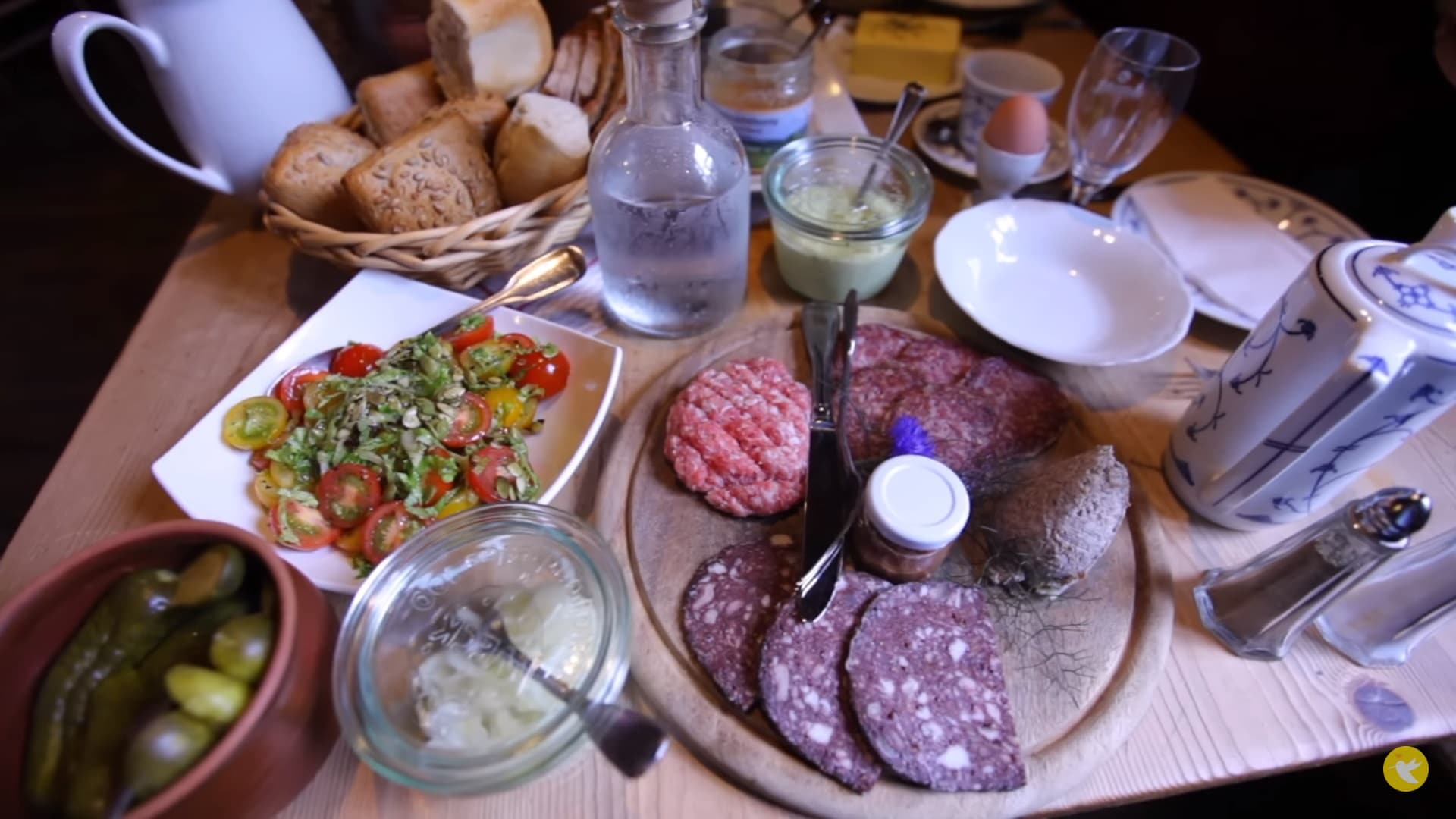 Chair à saucisse crue