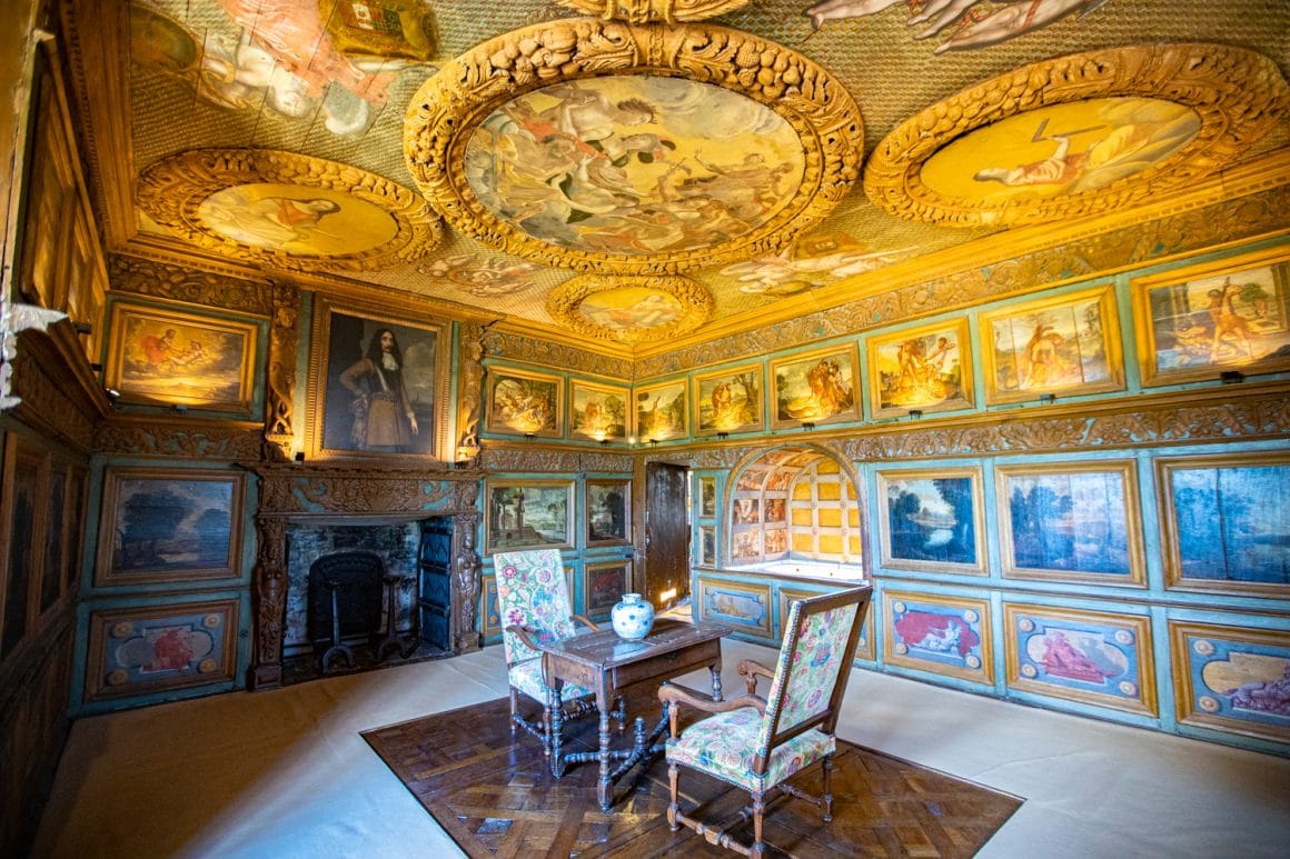 chateau de la roche courbon