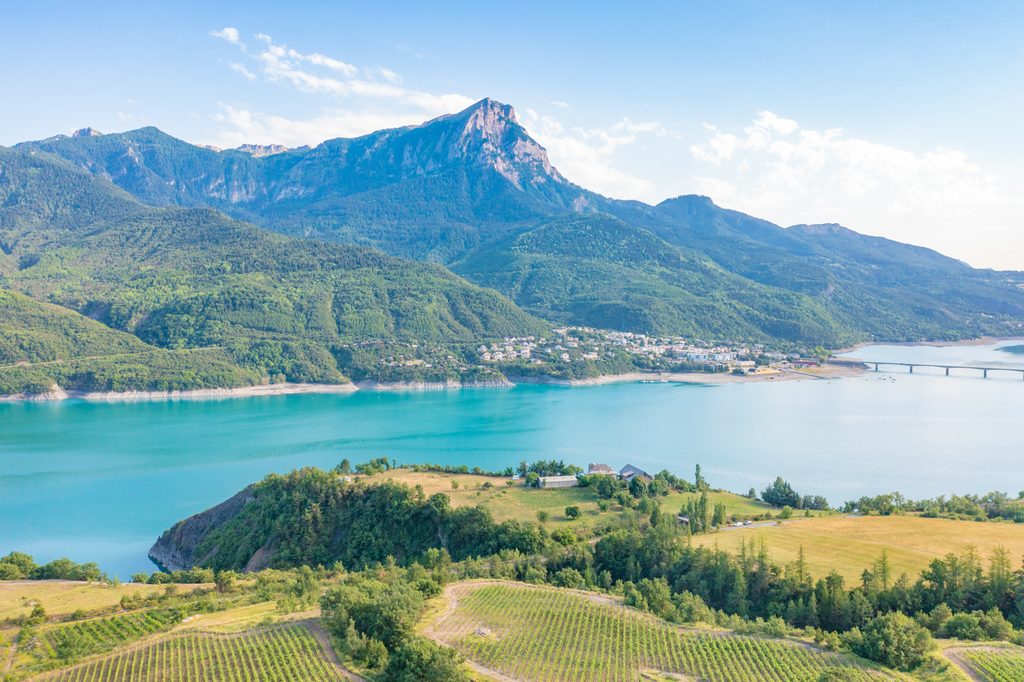 lac de serre ponçon vignes