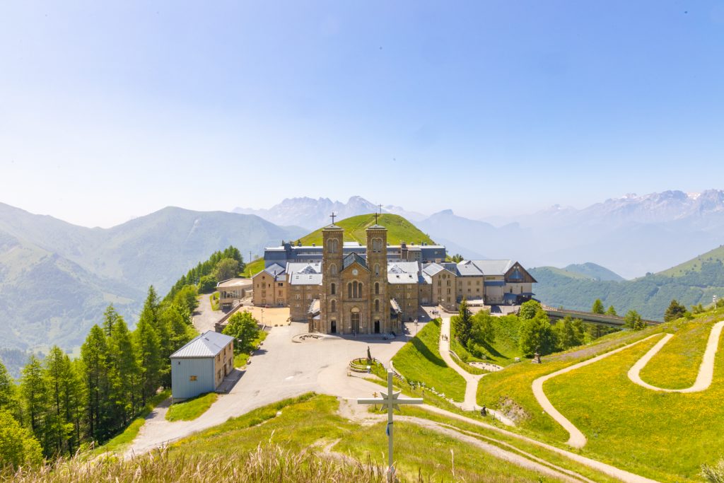 sanctuaire notre-dame de la salette