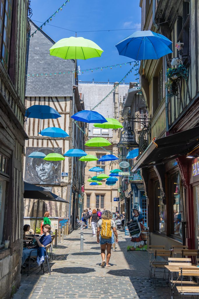 rouen rue des parapluies